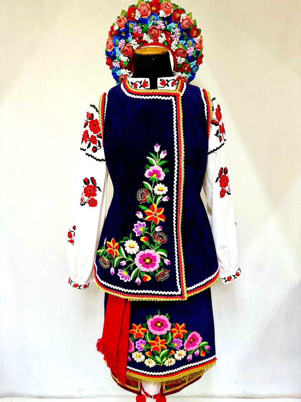 UKR Women Costume 01